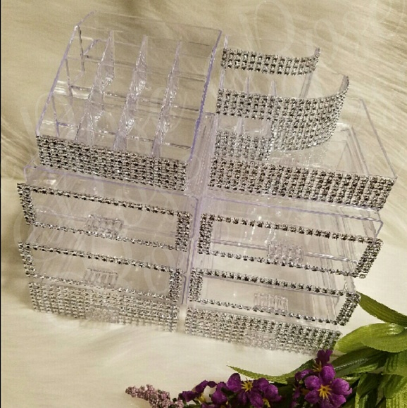 Makeup - Picture 3 of 3